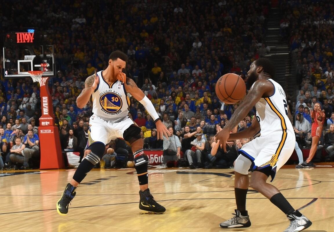 勇士快船季后赛首战：攻防火花对决精彩回顾(图2)