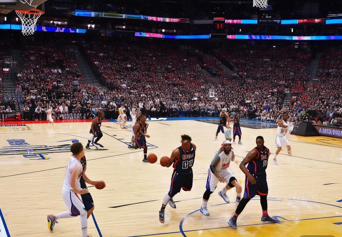 1224篮球盛宴：勇士快船对决，激情燃爆球场